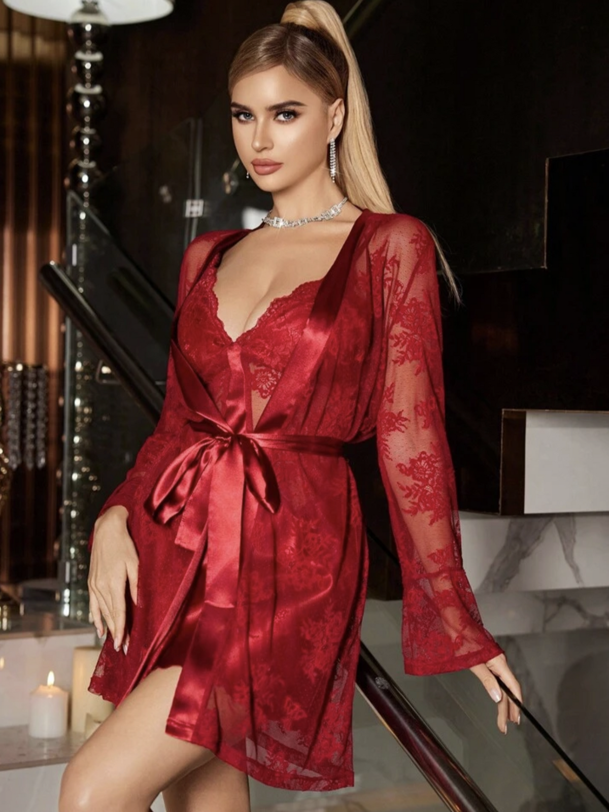 Chemise Emma Red in pizzo e raso rosso con vestaglia, vestaglia con cintura